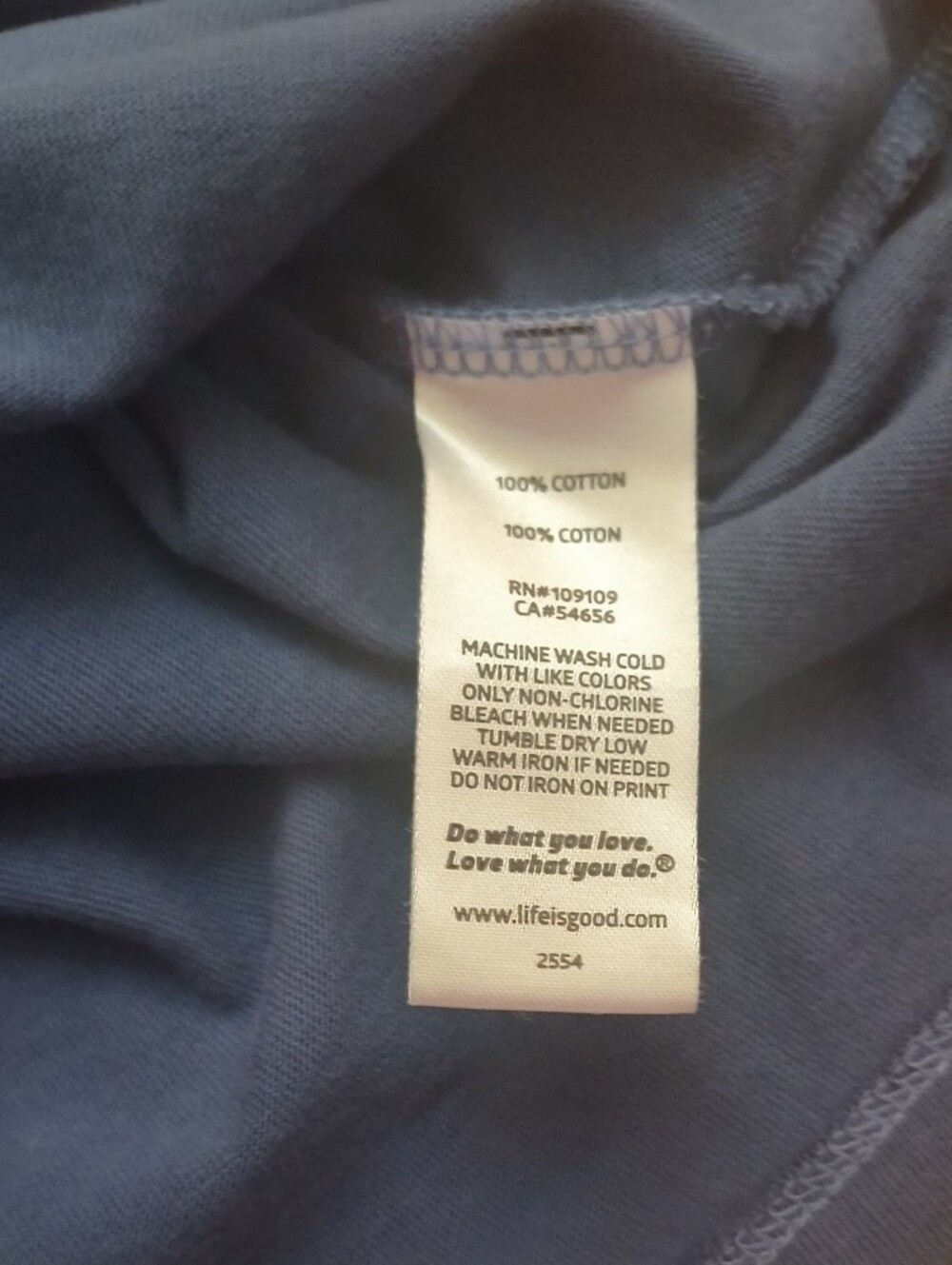 Life Is Good Crusher Short Sleeve V-Neck Heart Tee Size L EUC - Picture 5 of 7